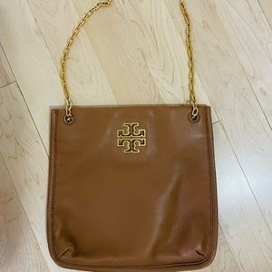 Authentic Tory Burch cross body purse. Soft leather. Used a few times.